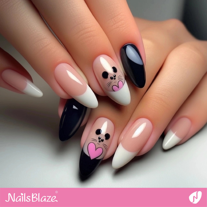 Minimal Mouse Nails with a Heart | Mouse Nail Designs- NB8112
