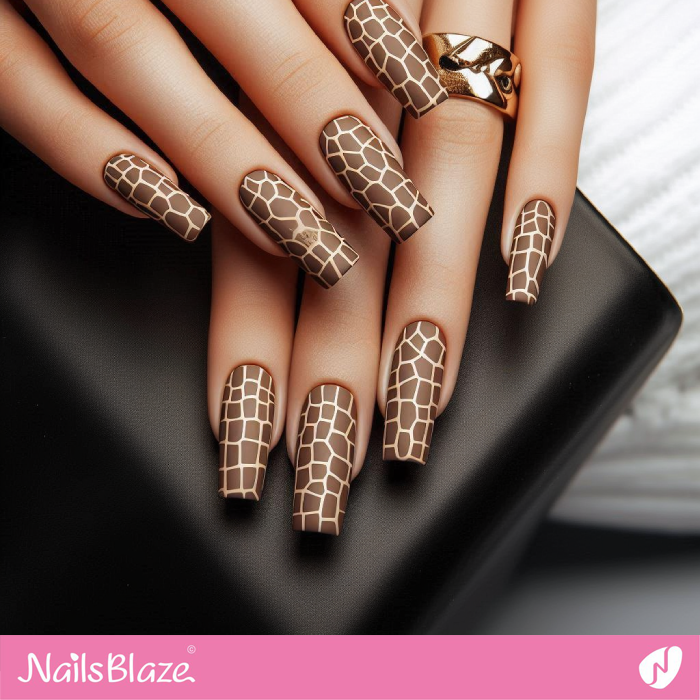 Elegant Matte Giraffe Print Nails | Animal Print Nails- NB8027
