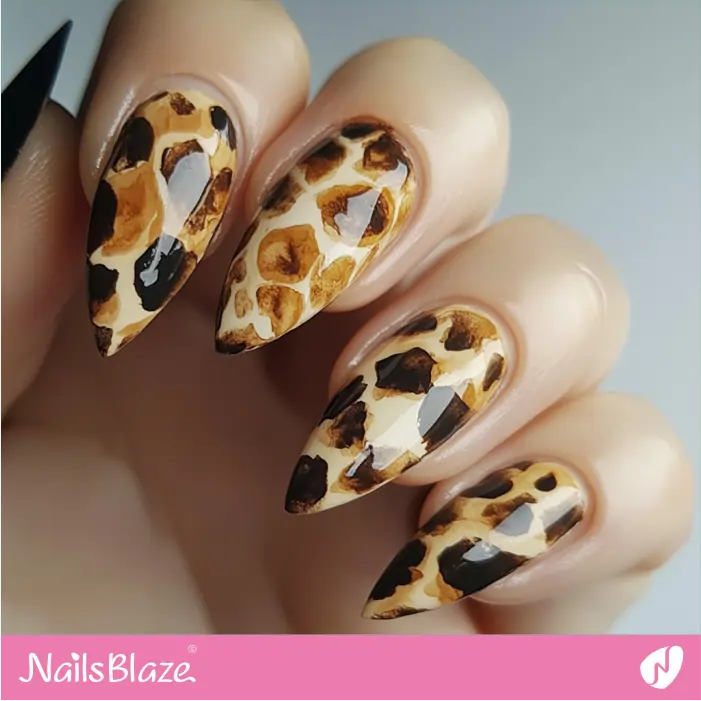 Nails with Giraffe Print Design | Animal Print Nails- NB8030